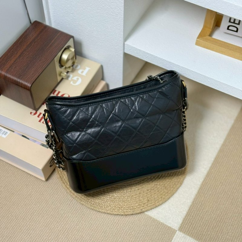 🏷️Chanel．流浪包 新中號 芯片款-1