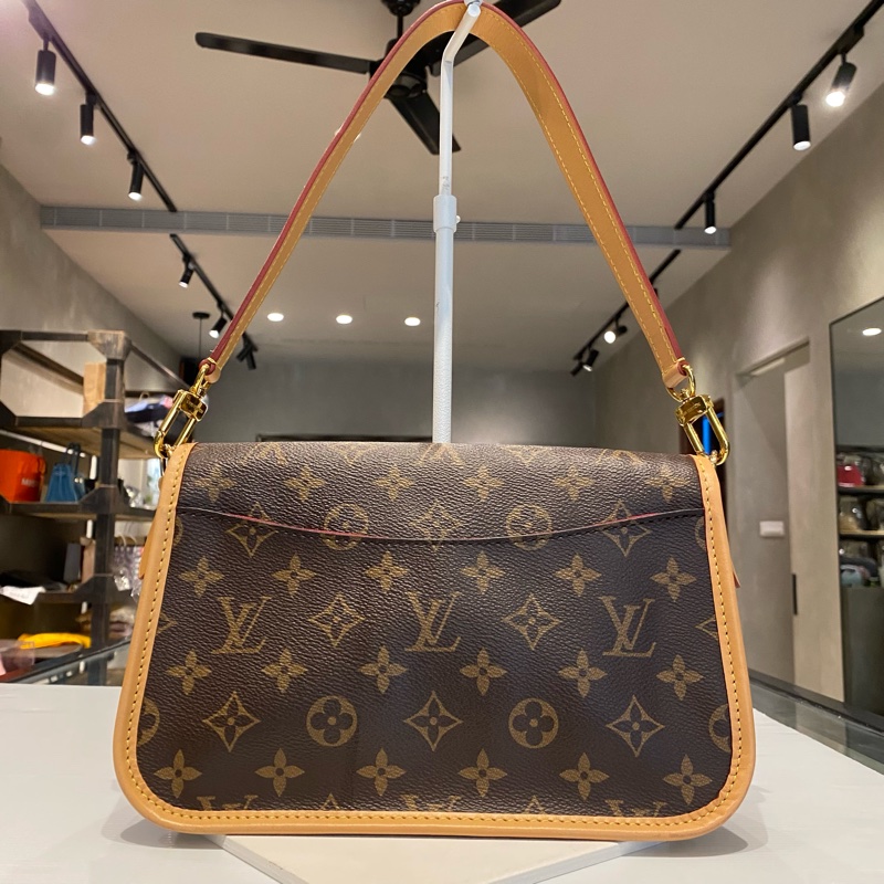 LOUIS VUITTON DIANE 法棍包-1