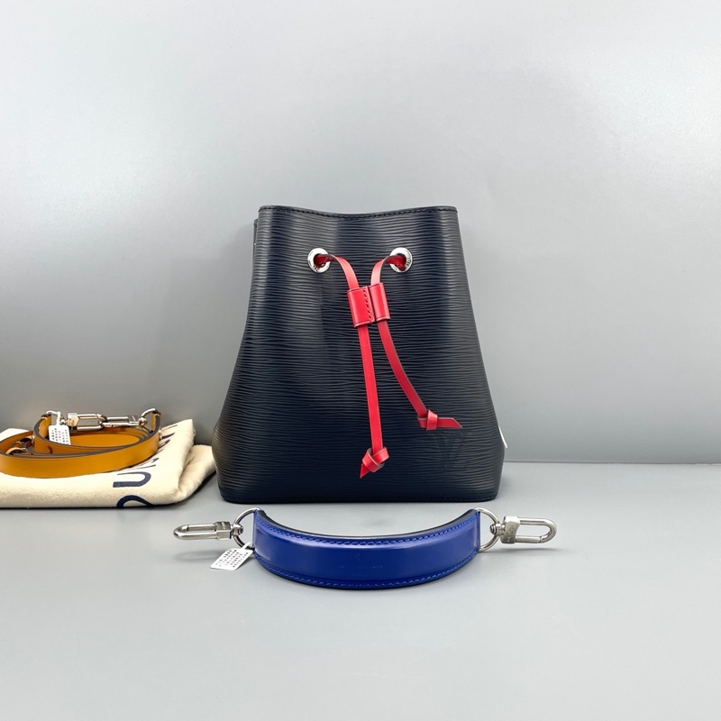 超可愛❤️Lv #黑色 #水波紋 #牛皮 #水桶bb-35