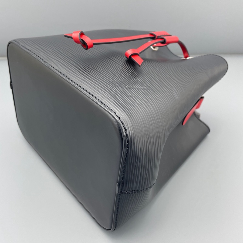 超可愛❤️Lv #黑色 #水波紋 #牛皮 #水桶bb-40