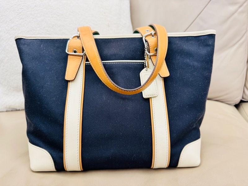 Coach 「雙面」手提大包、防水帆布+白色牛皮材質-0
