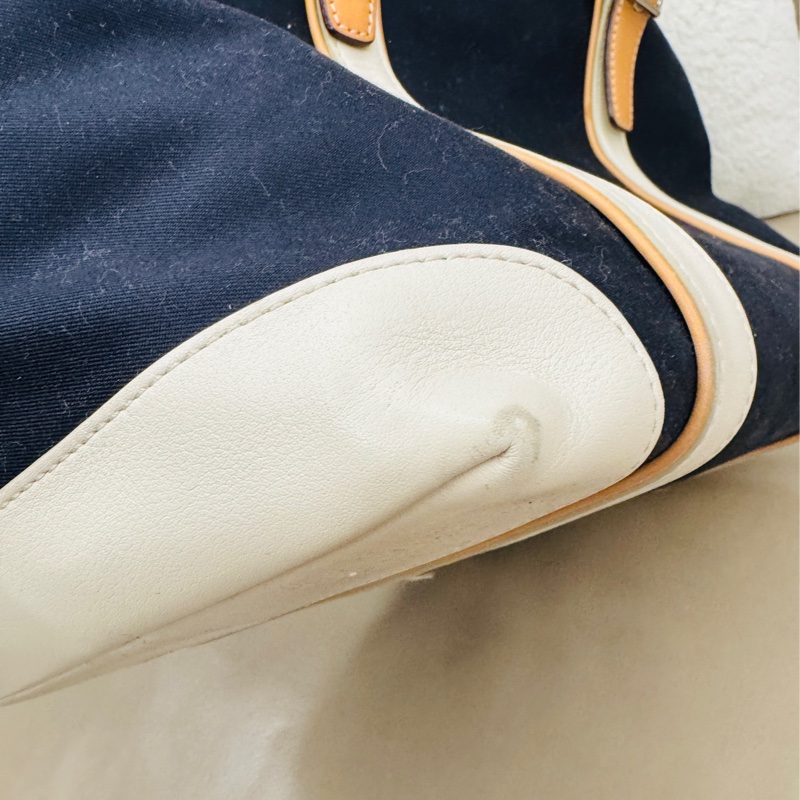 Coach 「雙面」手提大包、防水帆布+白色牛皮材質-17