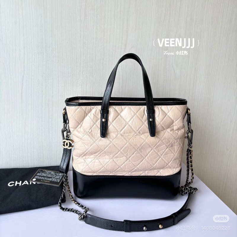 Chanel • Gabrielle 經典米黑色中號手提托特包-1