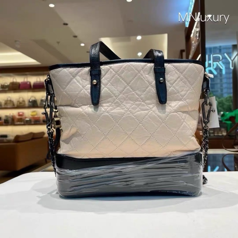 Chanel • Gabrielle 經典米黑色中號手提托特包-2