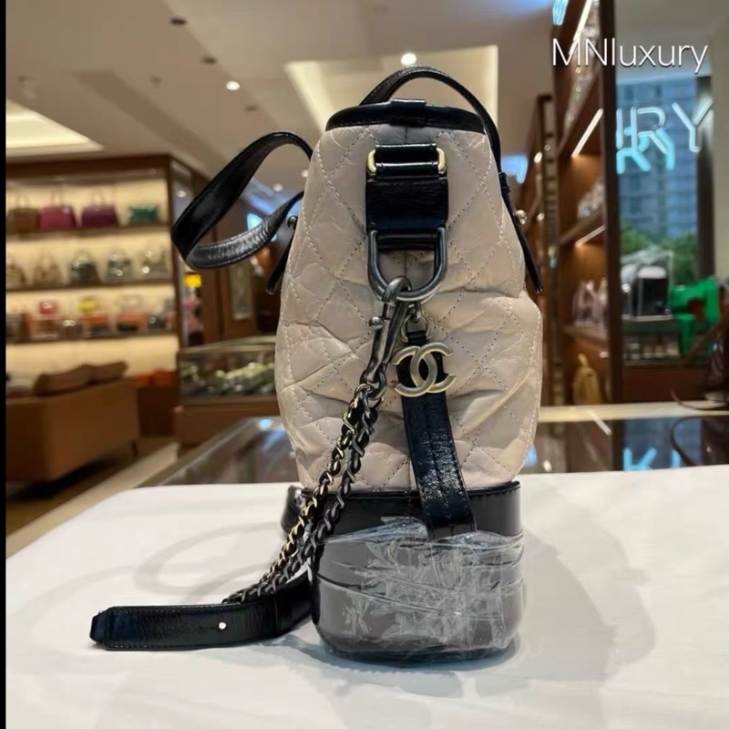 Chanel • Gabrielle 經典米黑色中號手提托特包-4