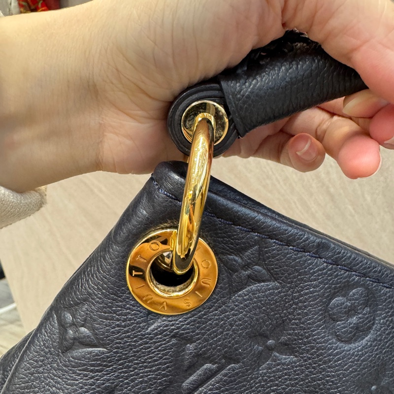LV夜黑藍色牛皮壓紋 Artsy MM城市棍把包 M93448-15