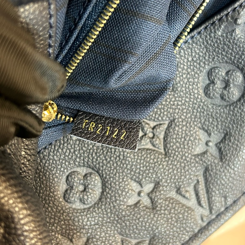 LV夜黑藍色牛皮壓紋 Artsy MM城市棍把包 M93448-18