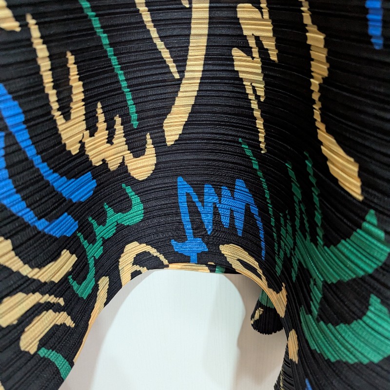 全新三宅一生氣泡派對黑色彈跳上衣-21