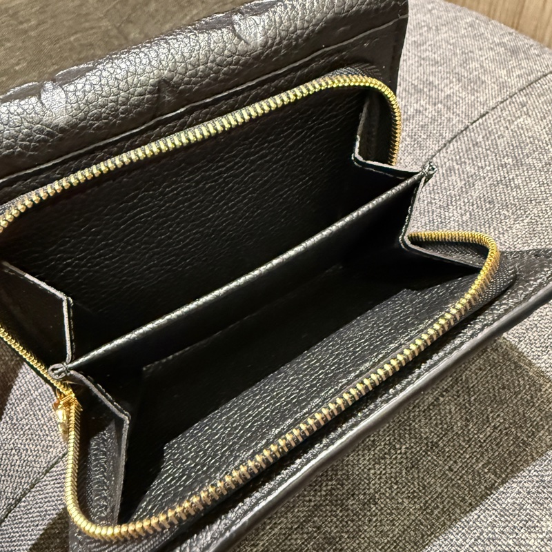 LV M80880 晶片款 黑色壓紋牛皮金釦三折短夾 皮夾-8