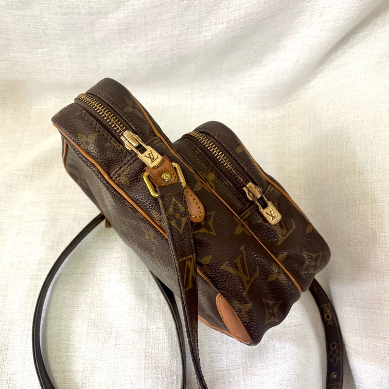 LV 老花雙層相機包-17