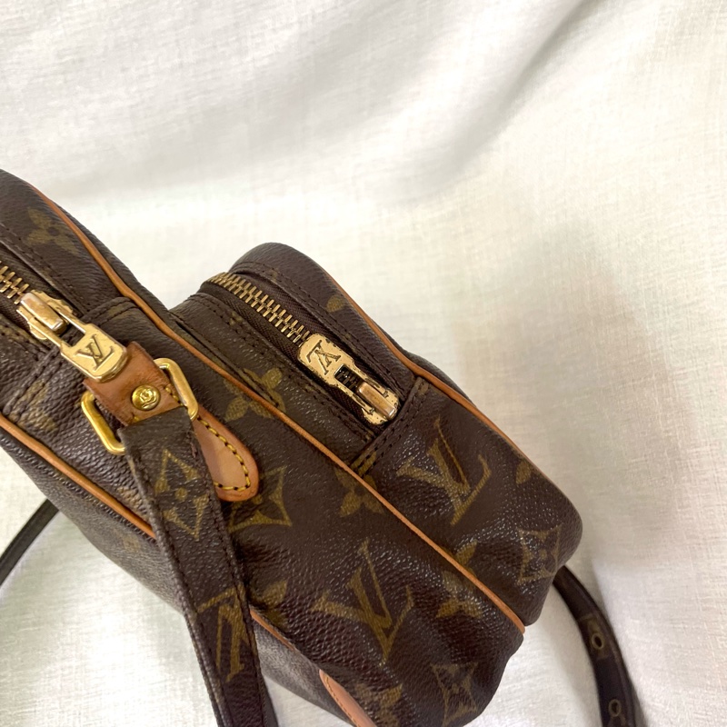 LV 老花雙層相機包-19