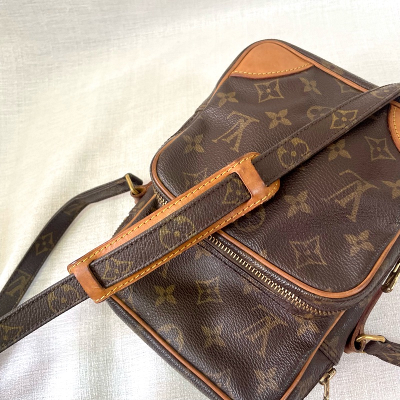 LV 老花雙層相機包-41