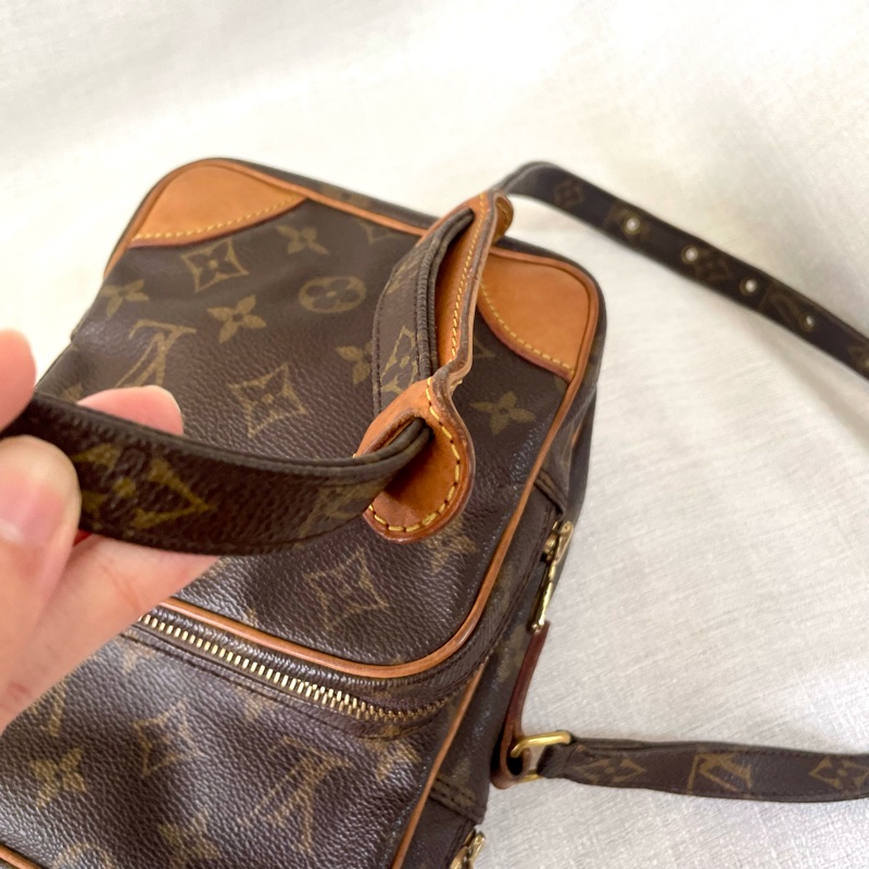 LV 老花雙層相機包-42