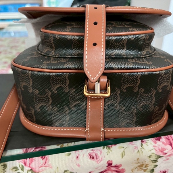 CELINE FOLCO標誌印花牛皮革中號手袋-7