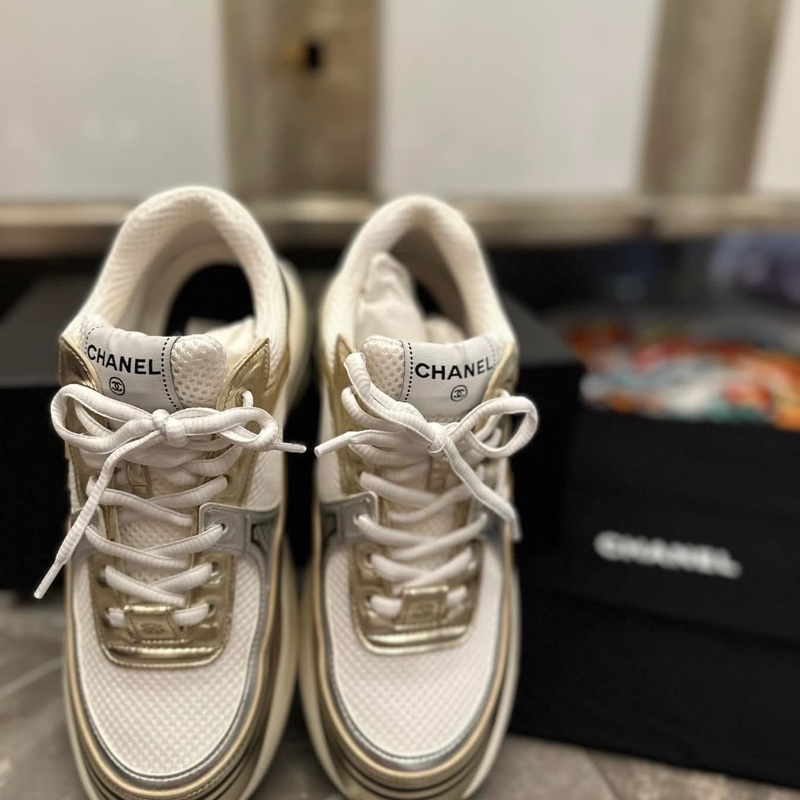 Chanel非常缺貨的白金爆款小香球鞋-3