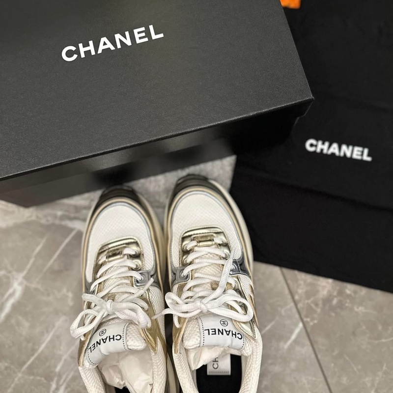 Chanel非常缺貨的白金爆款小香球鞋-5