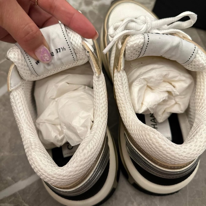 Chanel非常缺貨的白金爆款小香球鞋-7
