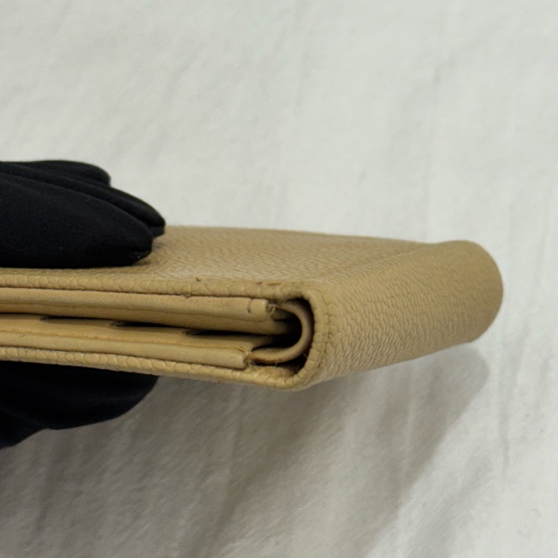 Chanel 奶茶色短夾-12