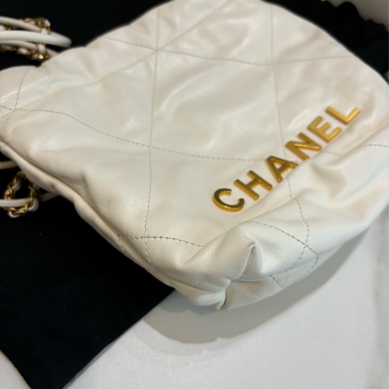 Chanel 22bag mini 白色x金扣-2