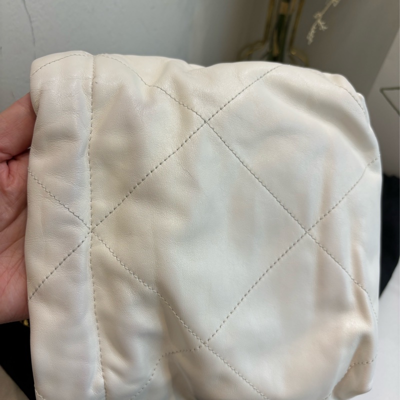 Chanel 22bag mini 白色x金扣-9