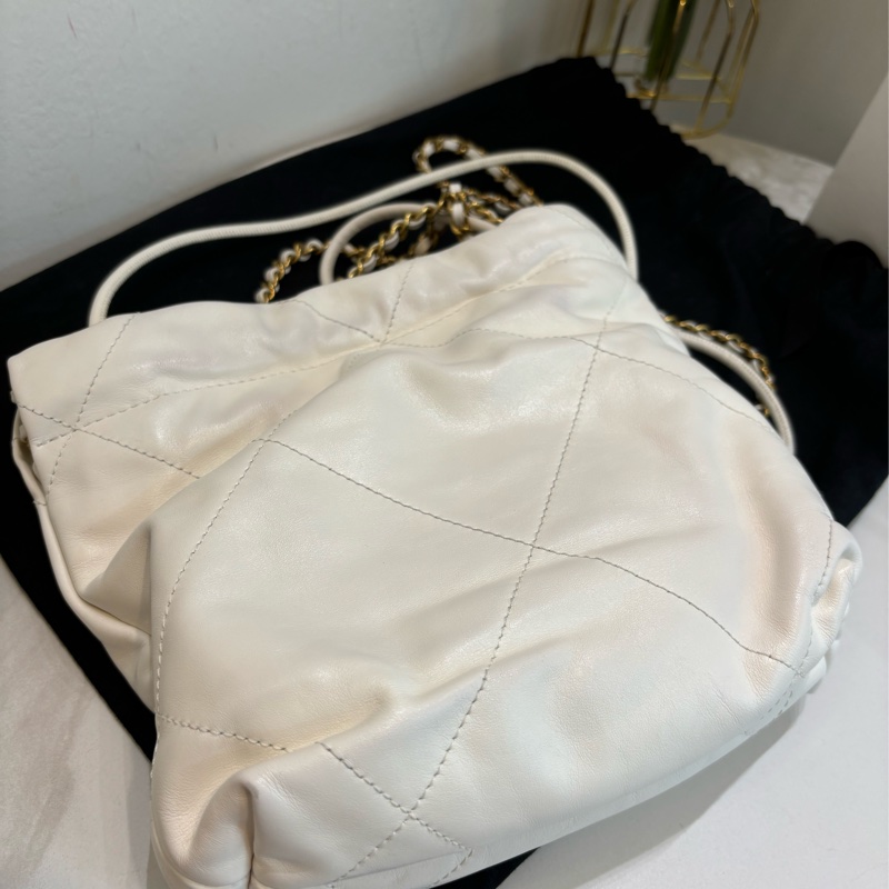 Chanel 22bag mini 白色x金扣-14
