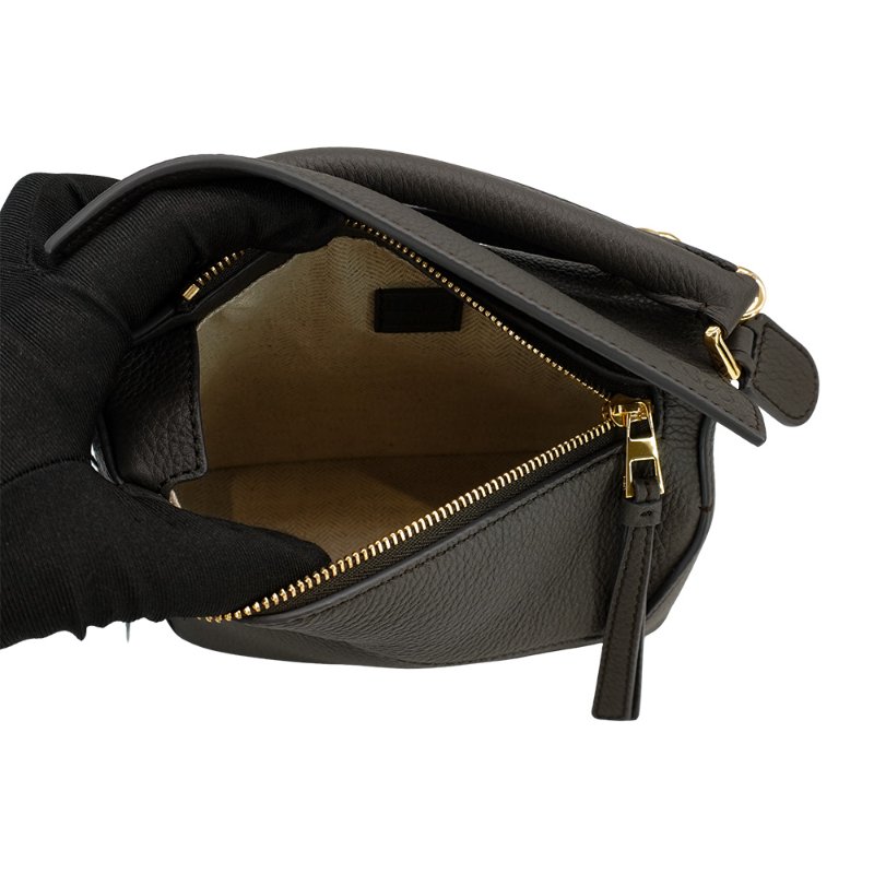 Loewe Mini Puzzle 粒面小牛皮金釦斜背包(深灰)-4