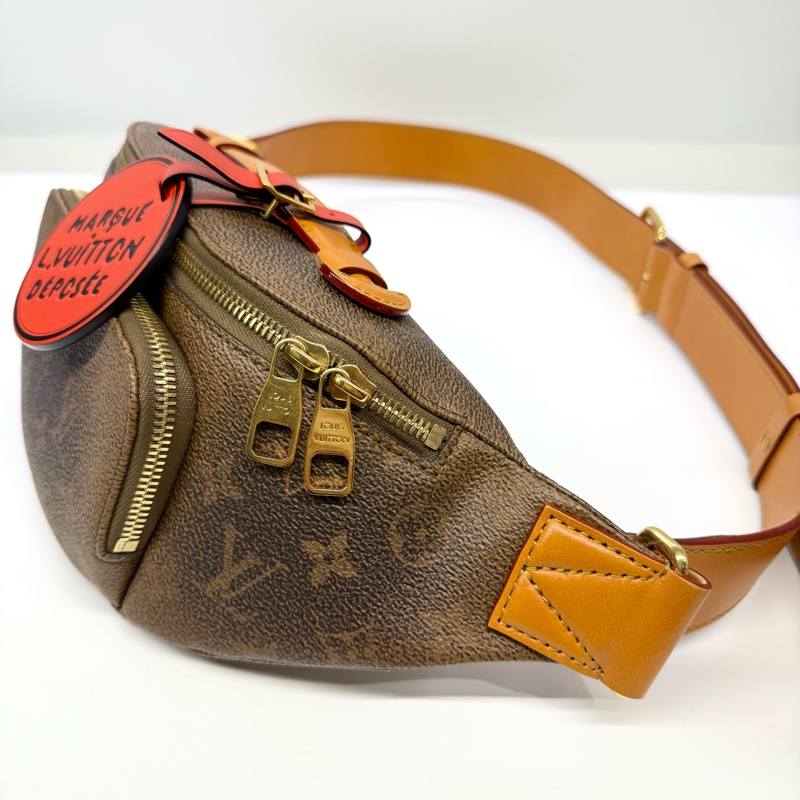 LOUIS VITTION Rush Bumbag 做舊老花紅圓牌胸口包 M11539-1