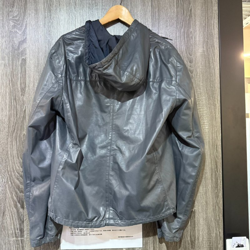 【美收精品】PRADA灰色防風外套 2-422-1