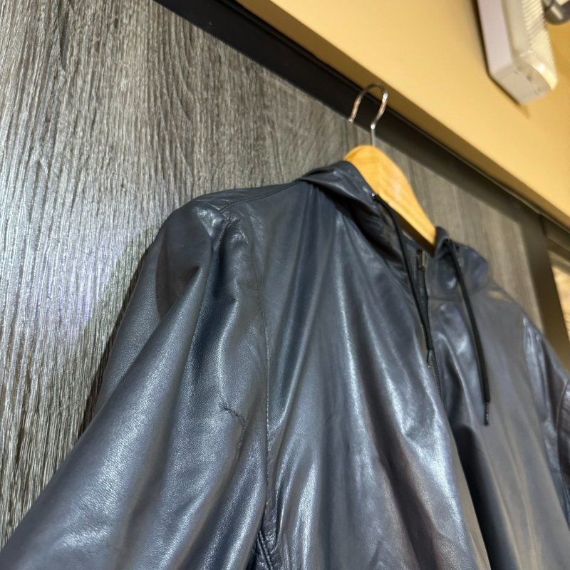 【美收精品】PRADA灰色防風外套 2-422-5