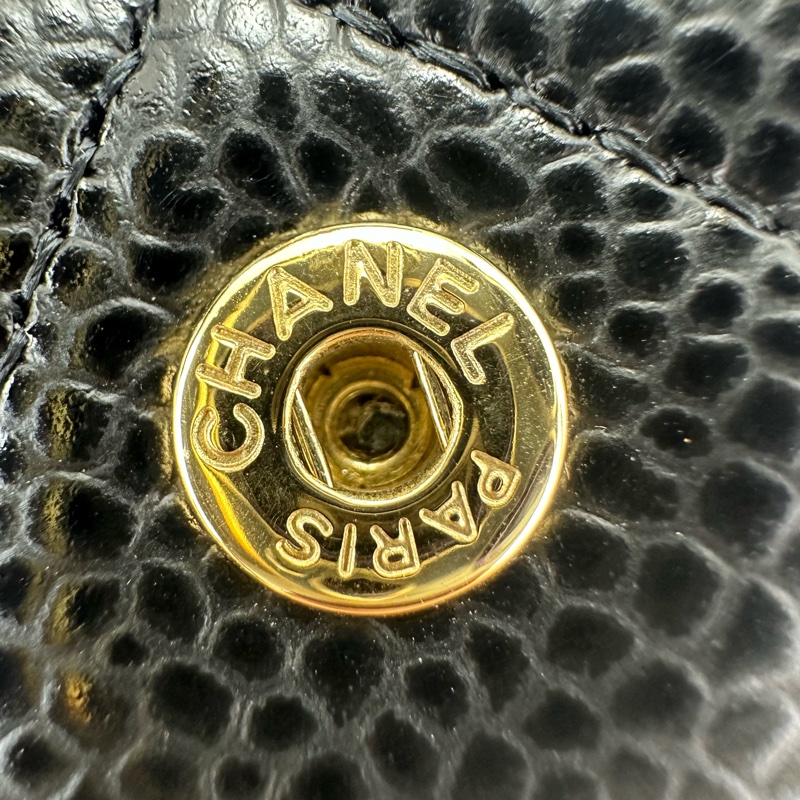 CHANEL 黑金荔枝牛皮卡片包-6