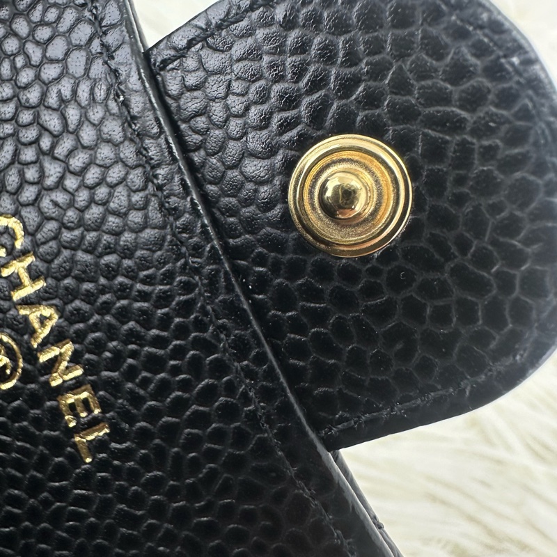 CHANEL 黑金荔枝牛皮卡片包-7