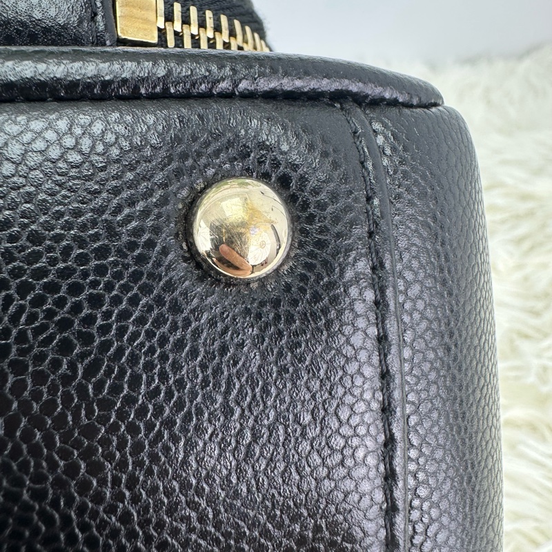 CHANEL Business Affinity 黑金荔枝牛皮郵差包 手提斜肩包-7