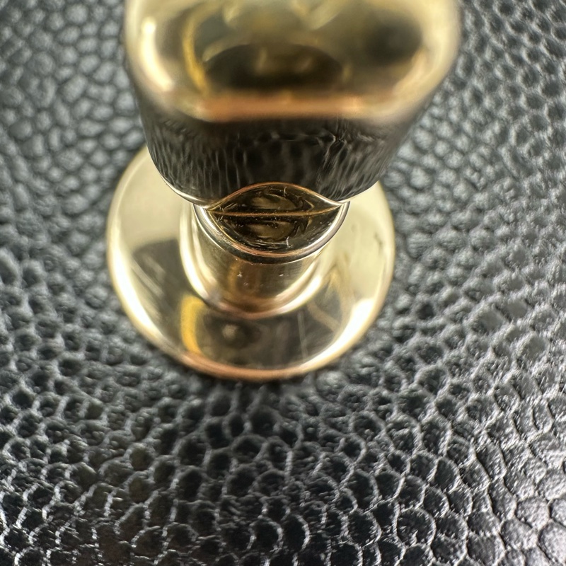 CHANEL Business Affinity 黑金荔枝牛皮郵差包 手提斜肩包-11