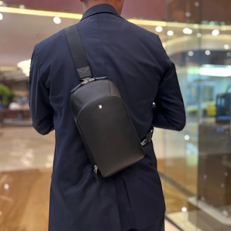 Montblanc 萬寶龍 Sartorial Saffiano 小牛皮胸前斜背包 黑色-5