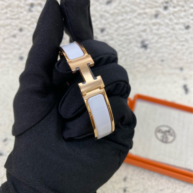 clic H珐琅白玫瑰金手镯-1