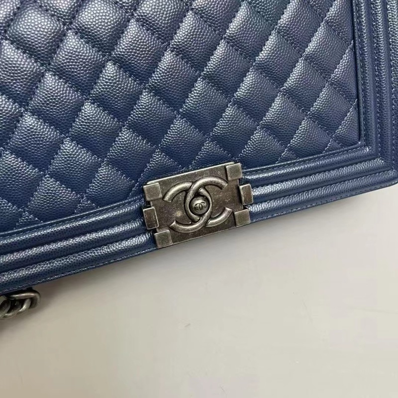 NOW BAGS｜【二手代購】Chanel leboy中號深藍色牛皮荔枝紋包 25開-9