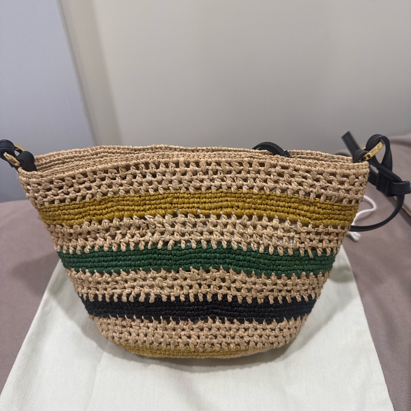 LOEWE 新款Anagram 立體壓紋拼皮條紋酒椰纖維 Pochette水桶斜背包-6