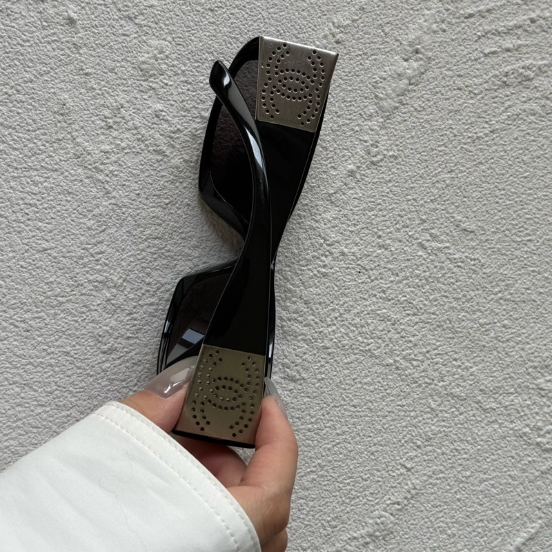 Chanel 稀有中古金屬墨鏡 讓你不撞款-3
