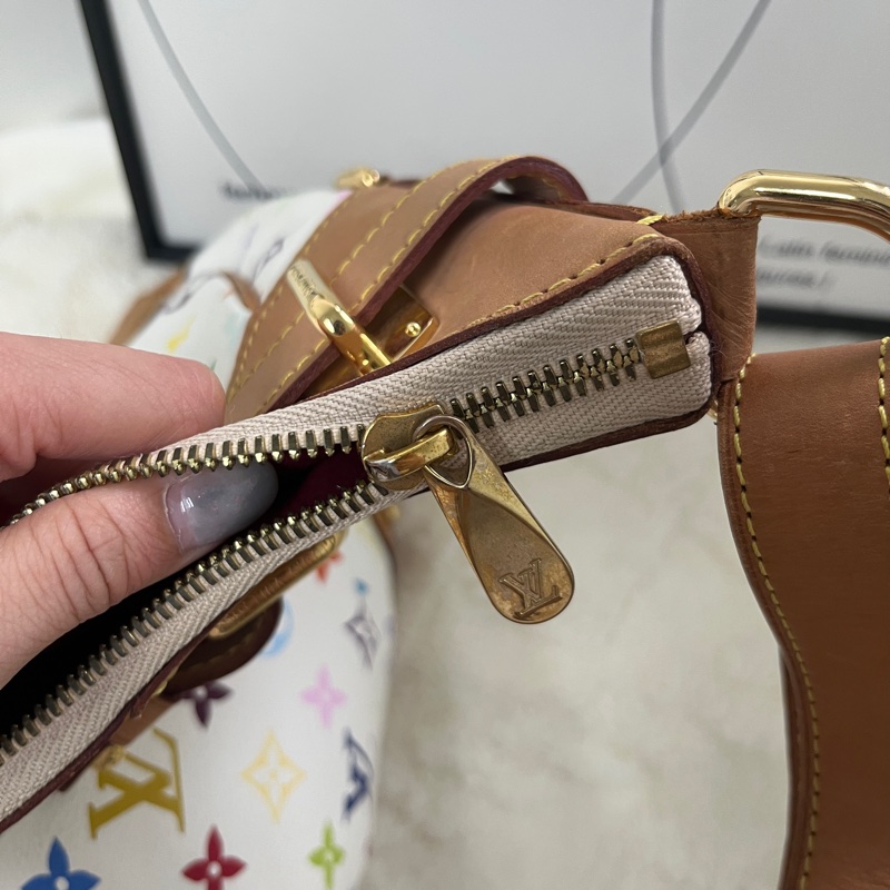 Lv vintage hobo 白三彩-25