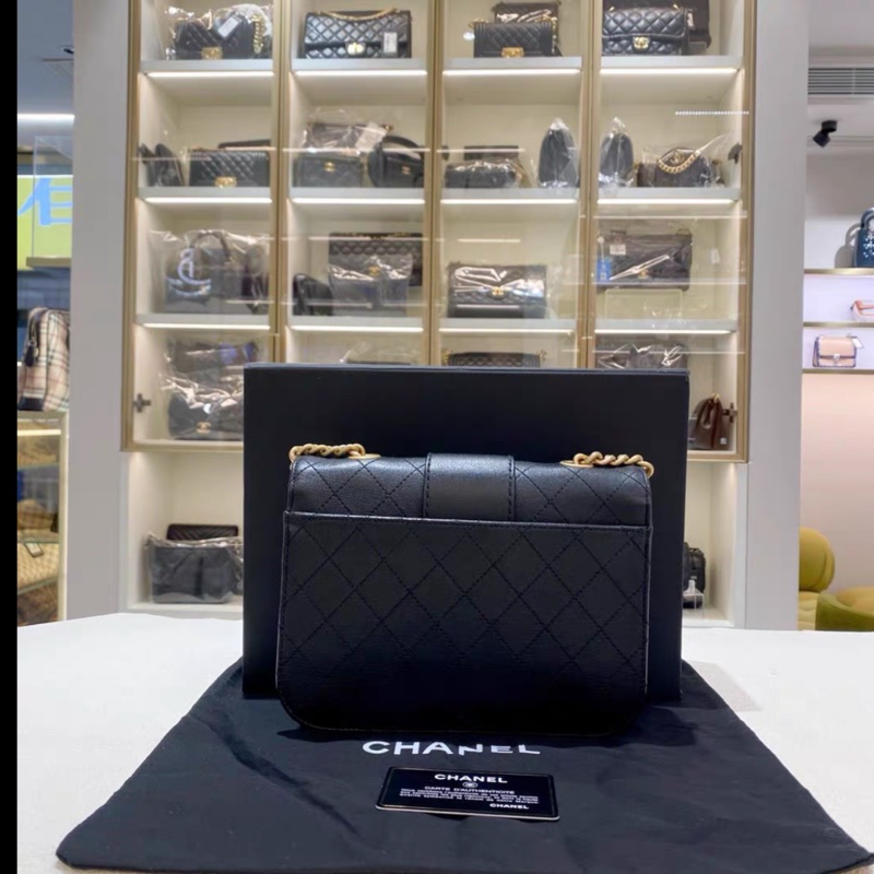 Chanel • Graphic Chic 宮廷黑金鏈條山羊皮郵差包 全配-6