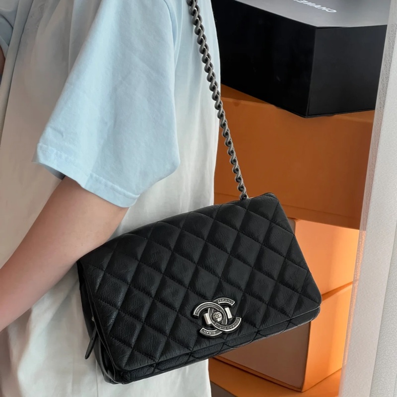 Chanel • 孟買系列 黑銀荔枝牛皮鏈條包-2