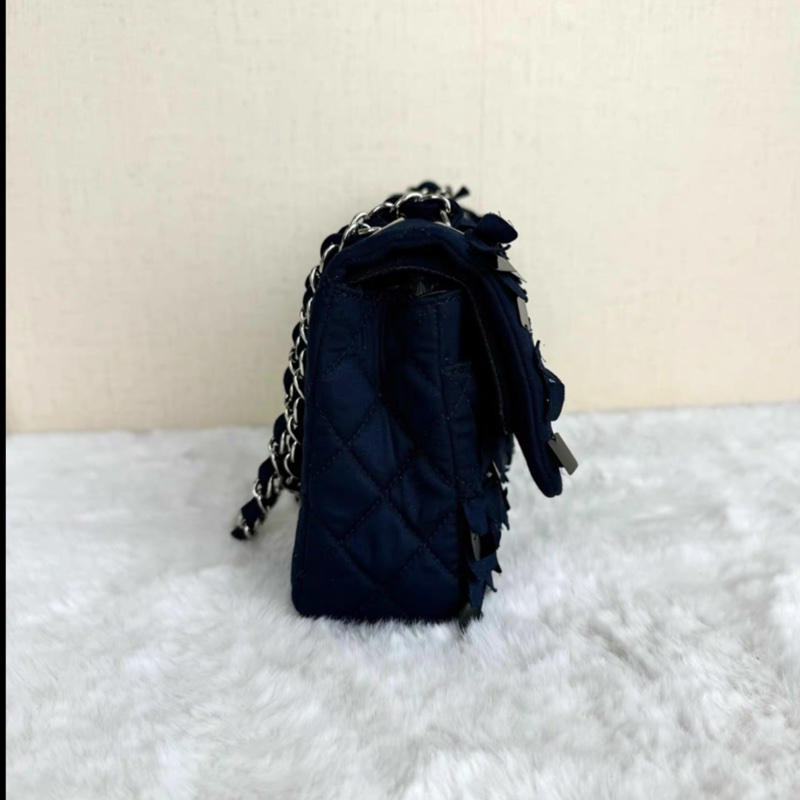 Chanel • Cf 25 緞面午夜藍銀釦 中號 秀款-5