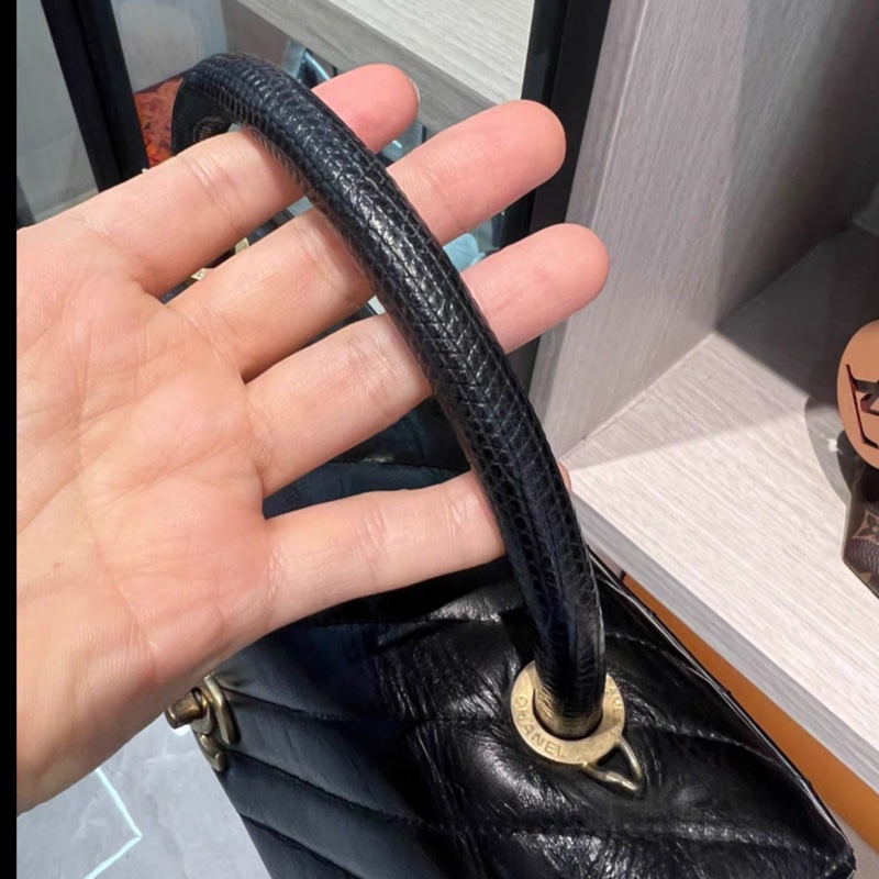 Chanel • Coco Handle 中號 山形紋油蠟牛皮蜥蜴皮手柄 絕版-4