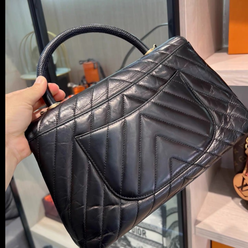 Chanel • Coco Handle 中號 山形紋油蠟牛皮蜥蜴皮手柄 絕版-6