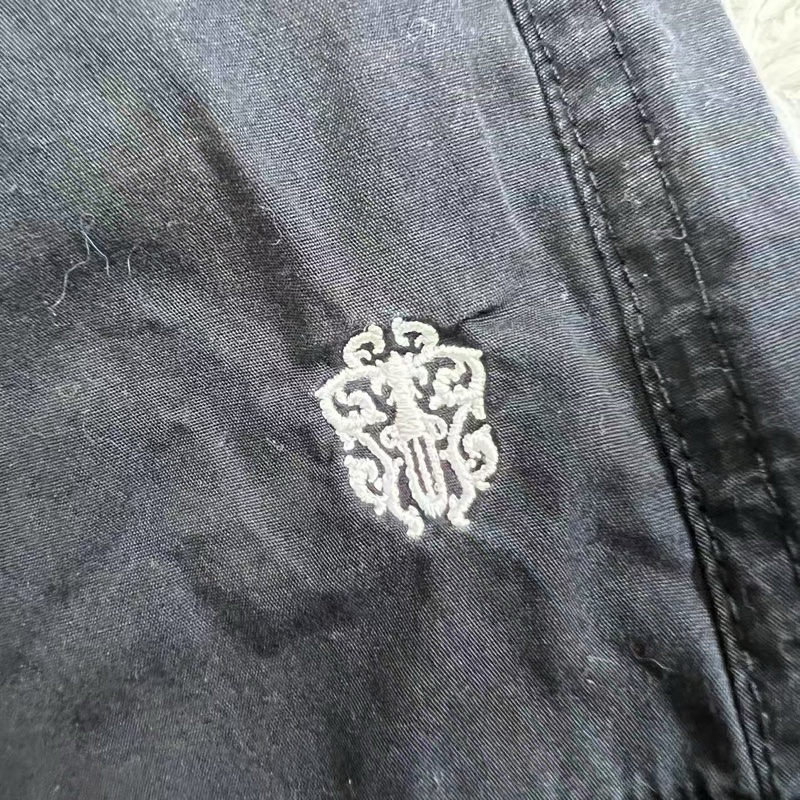 Chrome Hearts 克羅心 黑色 滿印 暗紋 十字 花 刺繡 寶劍 銀扣短褲-3