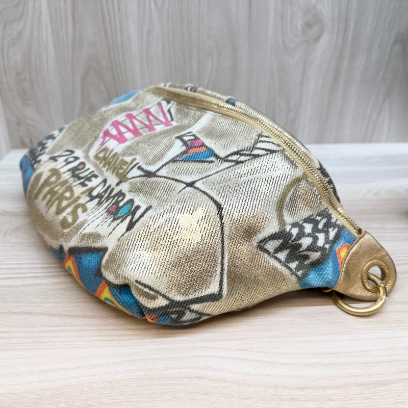 chanel 超閃✨金色塗鴉款胸背包 AS0868-5