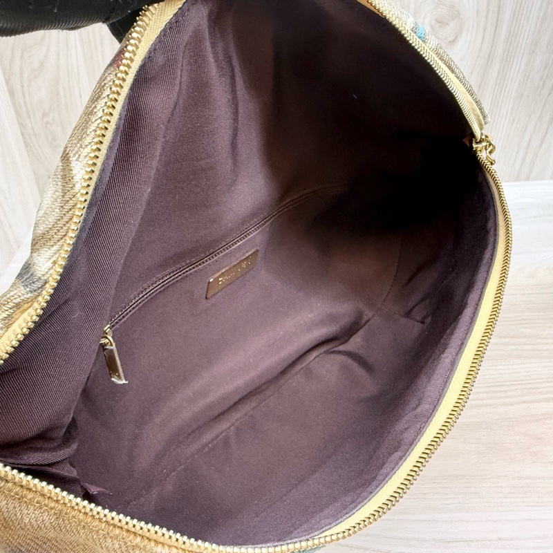 chanel 超閃✨金色塗鴉款胸背包 AS0868-7