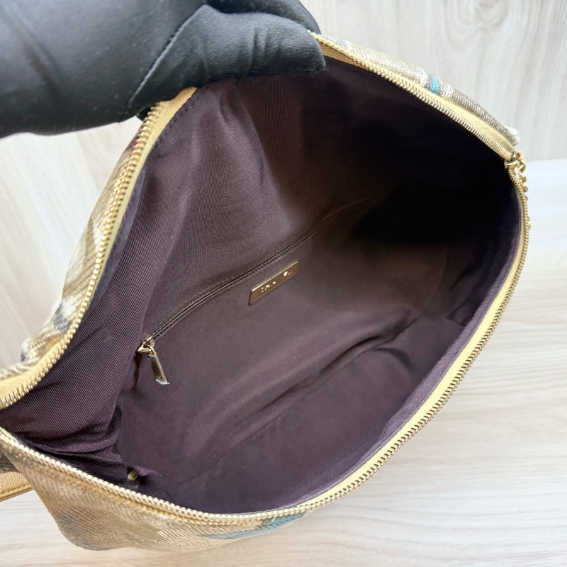 chanel 超閃✨金色塗鴉款胸背包 AS0868-8