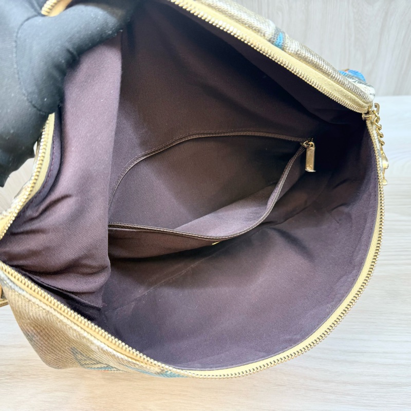 chanel 超閃✨金色塗鴉款胸背包 AS0868-9