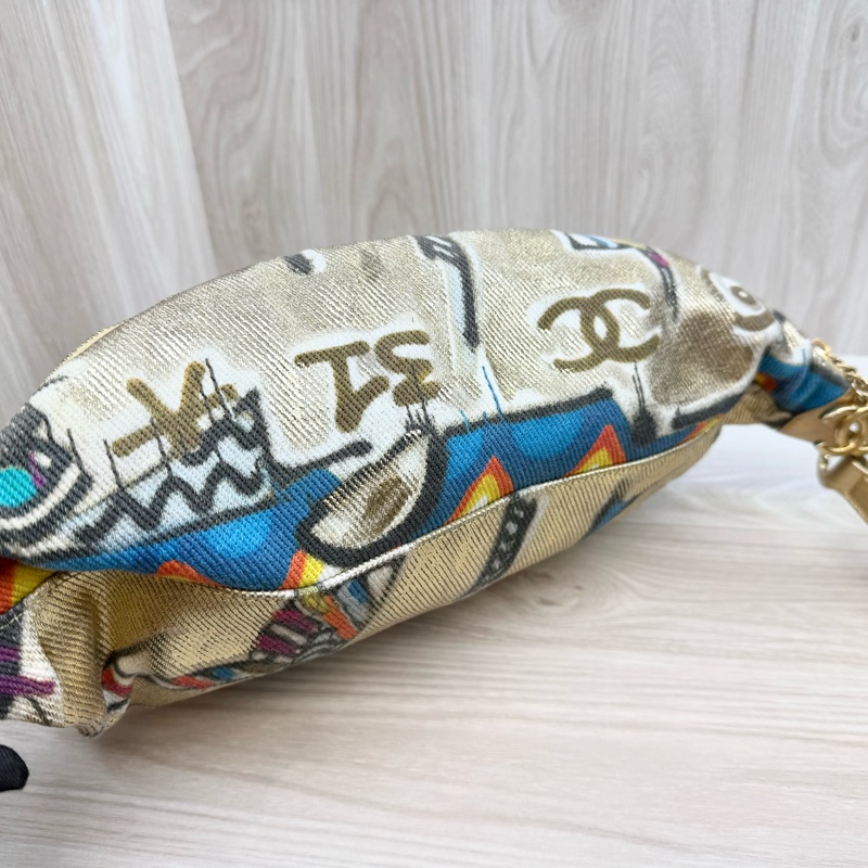 chanel 超閃✨金色塗鴉款胸背包 AS0868-10